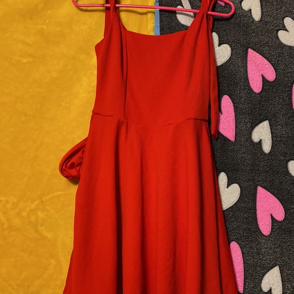 Red Mi Ami pocket dress - Picture 2 of 3